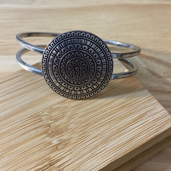 STATEMENT BRACELET - Picture 4 of 7